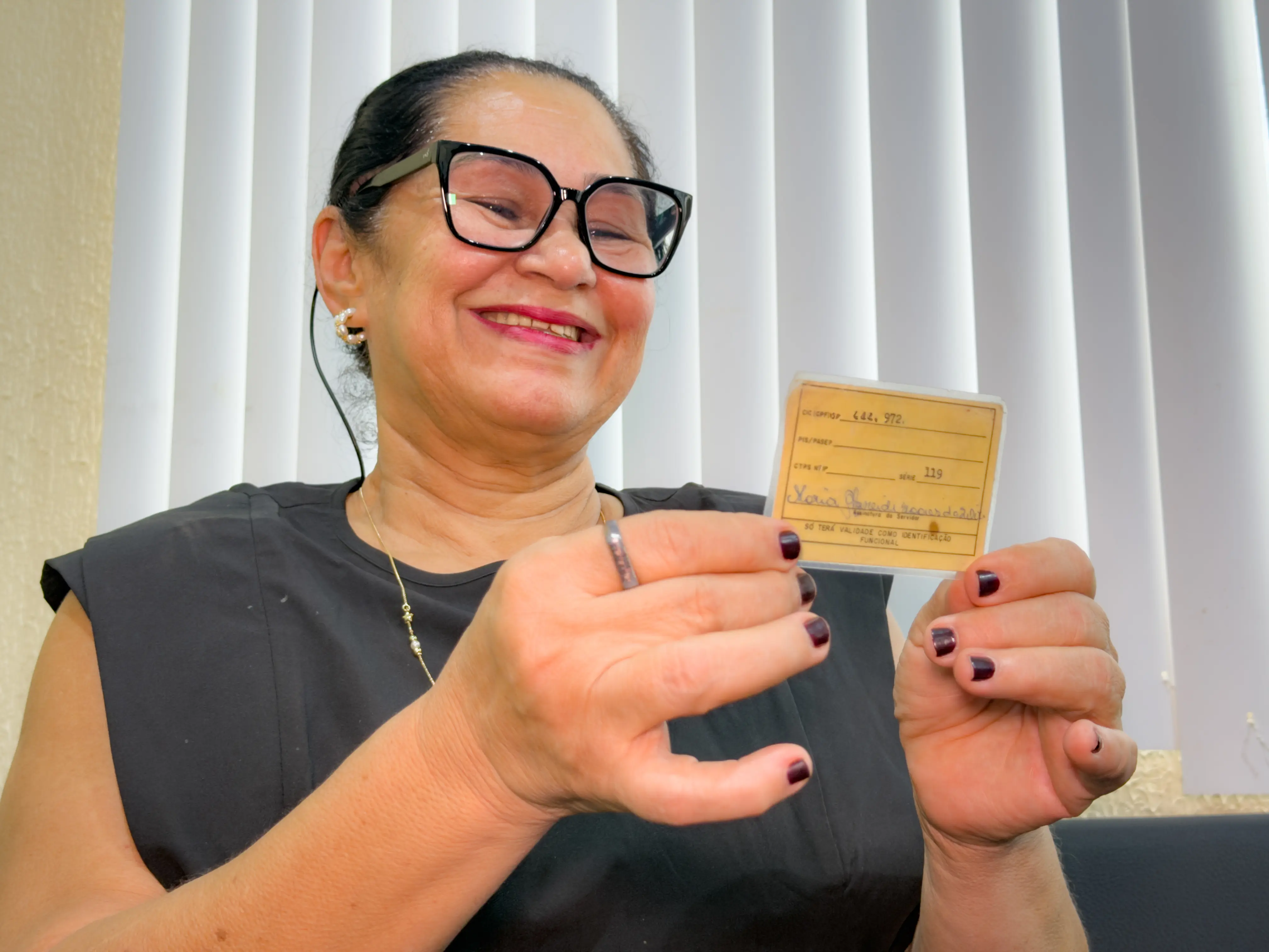 “Eu amo ser servidora pública”: Dona Maria Alzineide  celebra quase 45 anos de dedicação à Prefeitura
