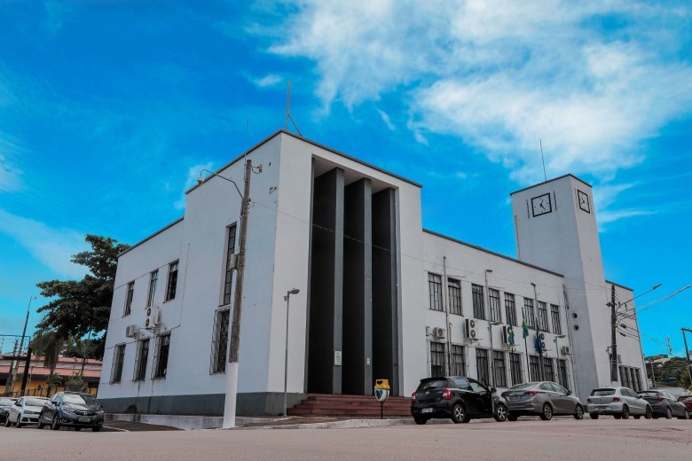 Os valores economizados estão sendo investidos em diversos setores sociais, com foco na melhoria da qualidade de vida da população