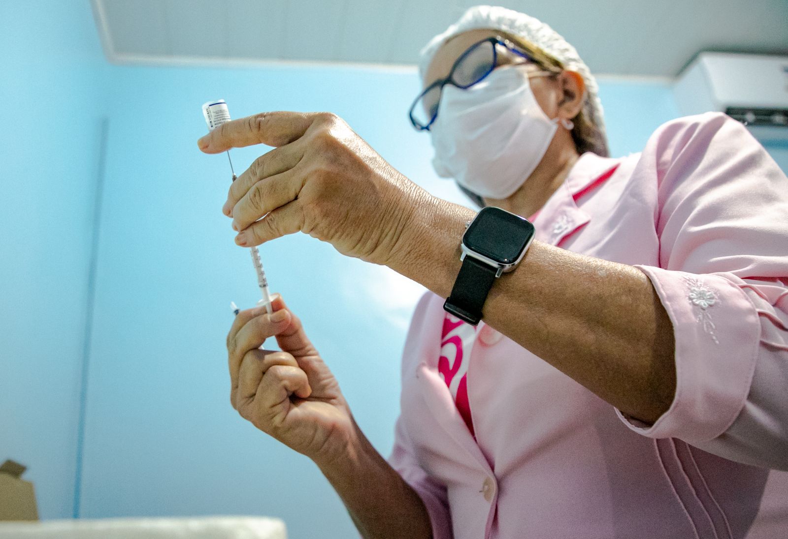 A Semusa reforça que a vacina contra a coqueluche está disponível gratuitamente no Sistema Único de Saúde (SUS)