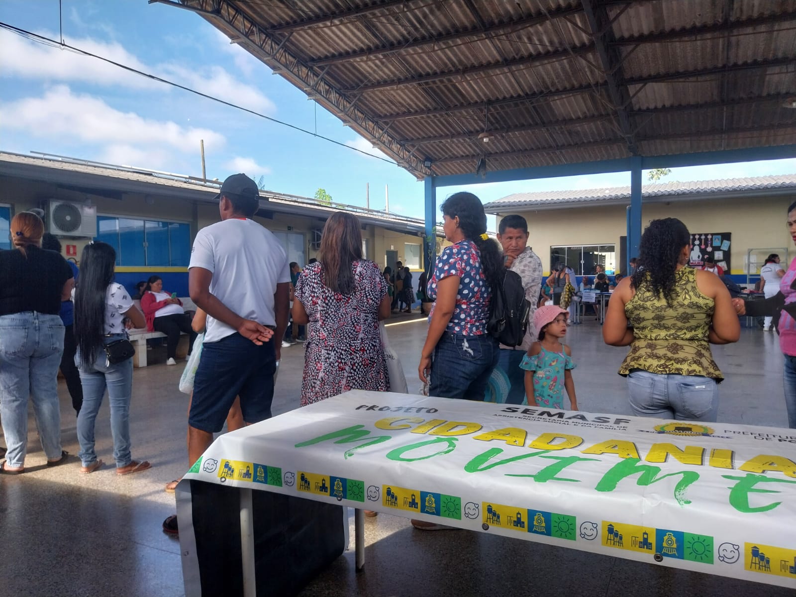 Centenas de pessoas estiveram no fim de semana na Escola Estadual Mariana, no bairro São Francisco