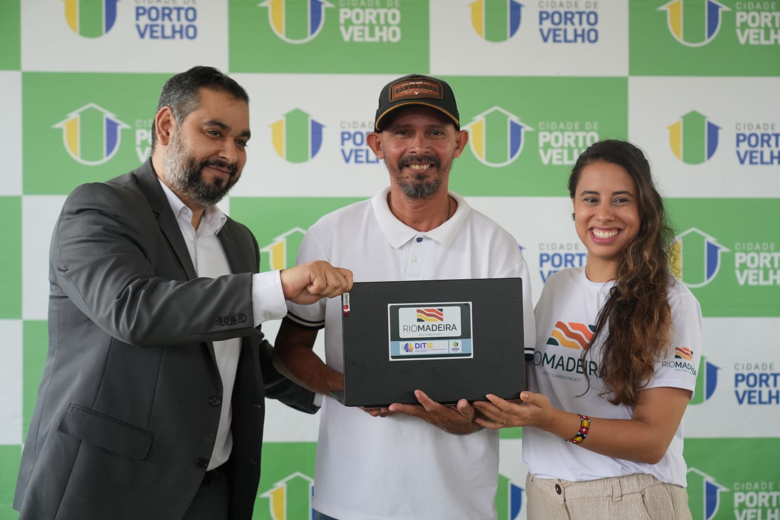 Segundo Giordani Lima, os notebooks integram um programa de inclusão digital