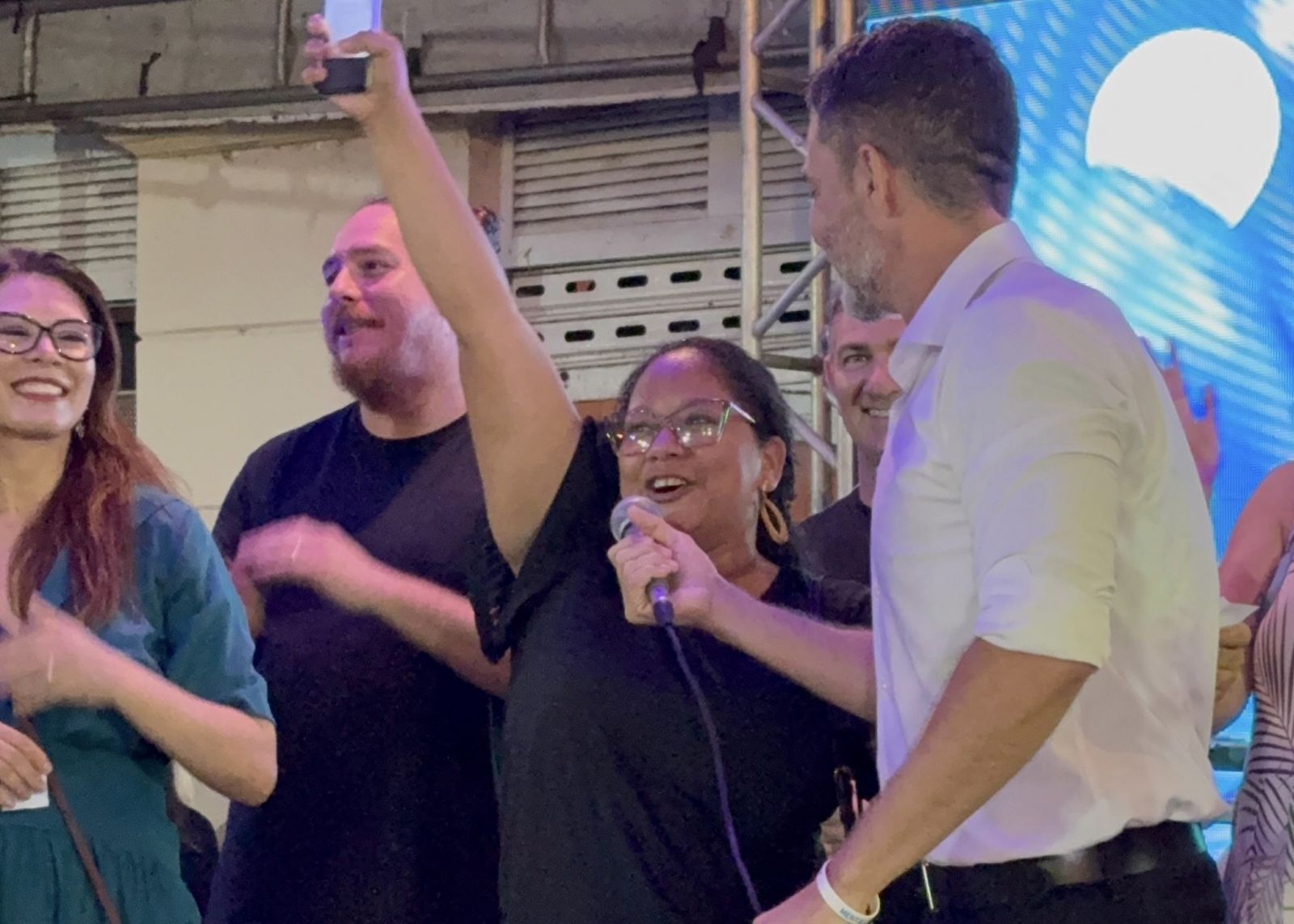 Janaia Santana comemorou a conquista do grande prêmio da noite