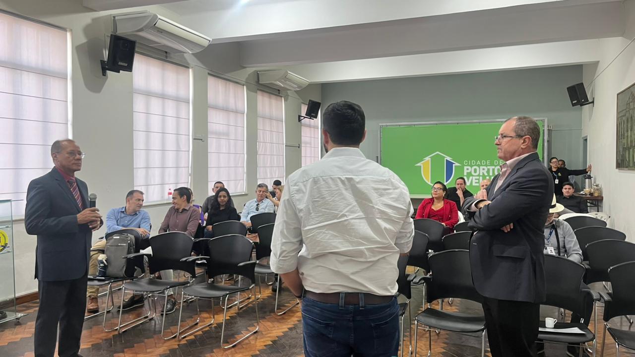  O encontro reuniu representantes da gestão municipal e especialistas para discutir dados, potencial de arrecadação e ações de mobilização