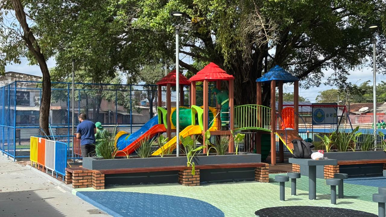 Sensação é de que a praça já começou a cumprir seu papel de unir novamente a vizinhança em torno de uma expectativa comum